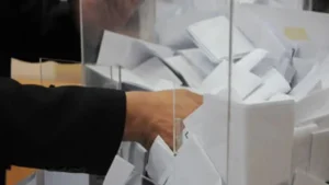 عقوبة انتحال الاسم أو التصويت دون حق في الانتخابات: السجن والغرامة المالية